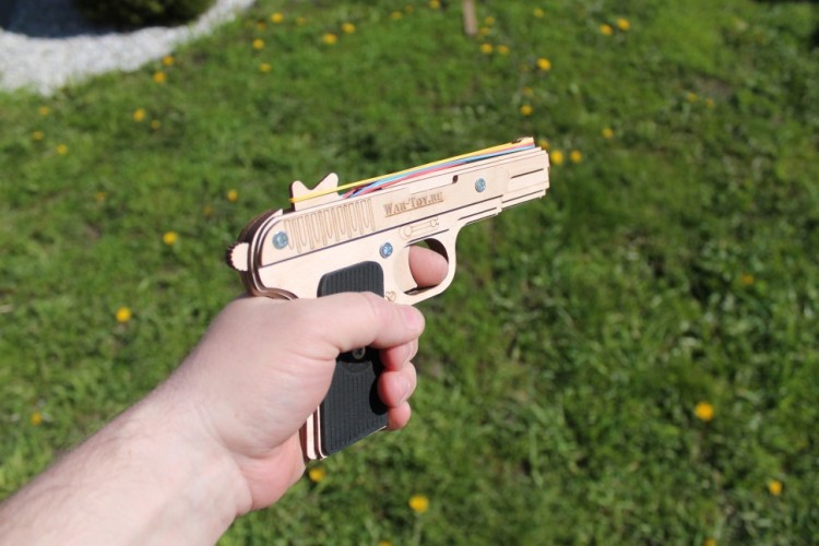 Деревянный пистолет Тульский Токарев (ТТ), игрушка-резинкострел