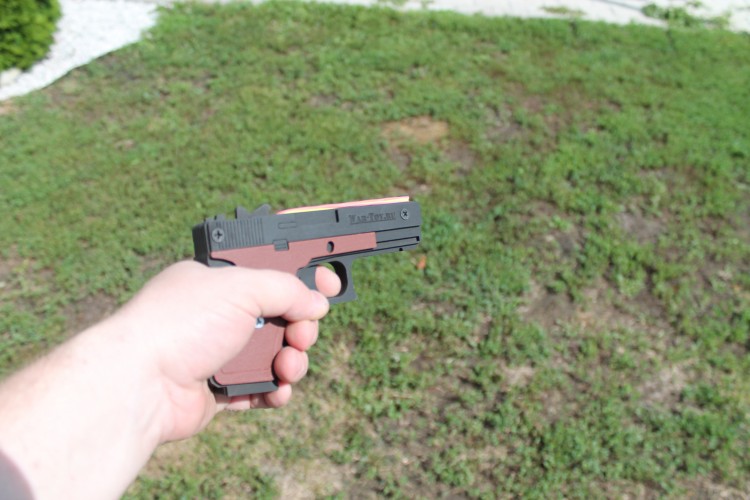 Деревянный пистолет Glock 26, в сборе, игрушка-резинкострел окрашен под настоящий
