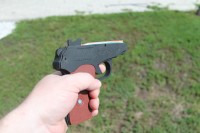 Деревянный пистолет Макарова (ПМ), игрушка-резинкострел окрашен под настоящий